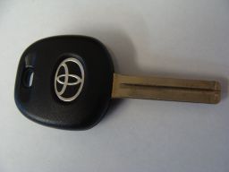 Ключ с чипом toyota №1 